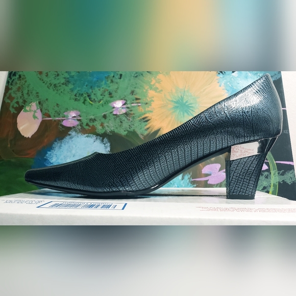 J Renee grayish-blue Shoes - Picture 7 of 9